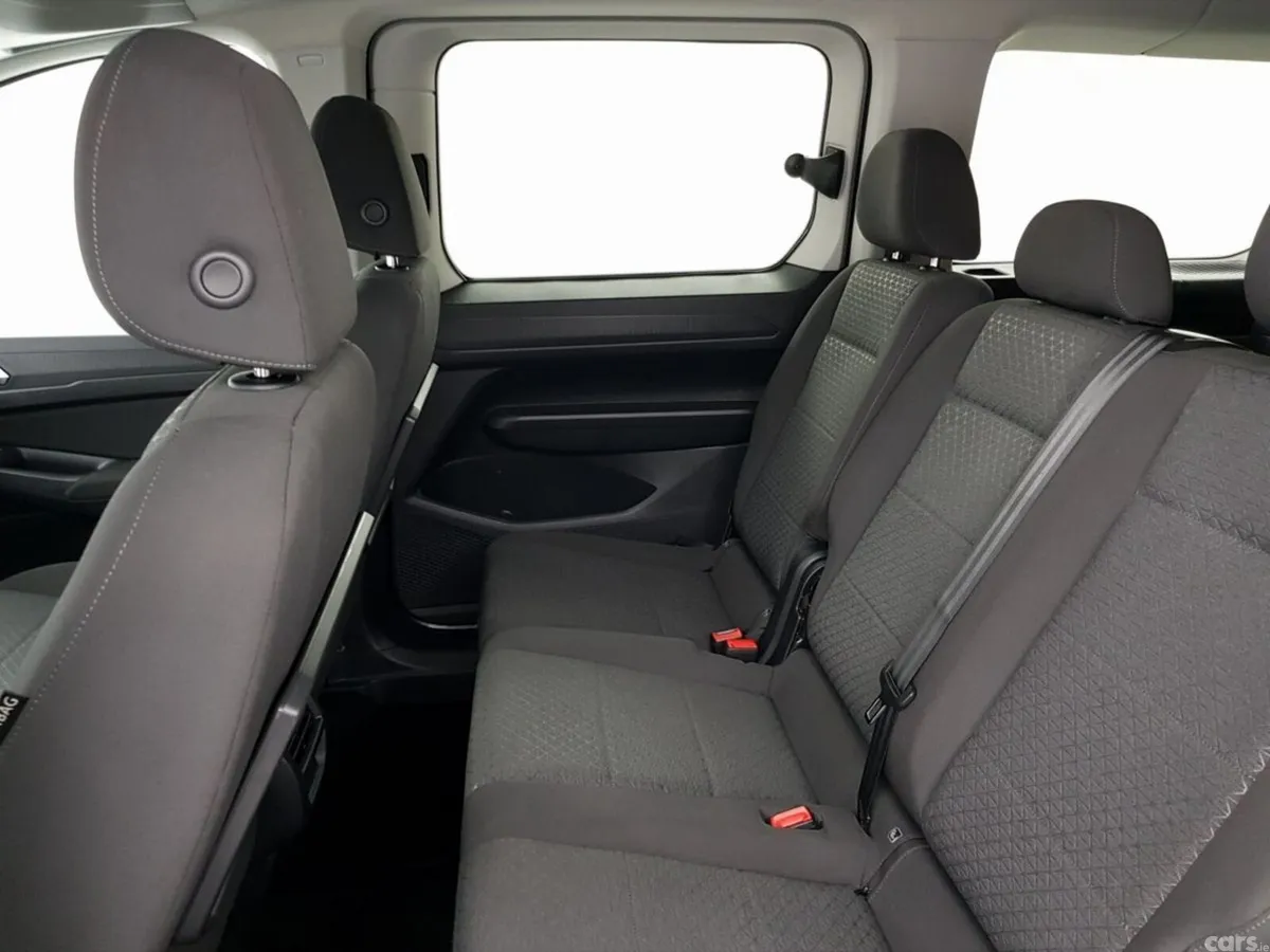 Ford Tourneo MPV, Petrol Plug-in Hybrid, 2025, Blue