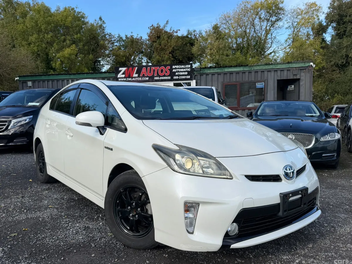 Toyota Prius Hatchback, Petrol Hybrid, 2015, White