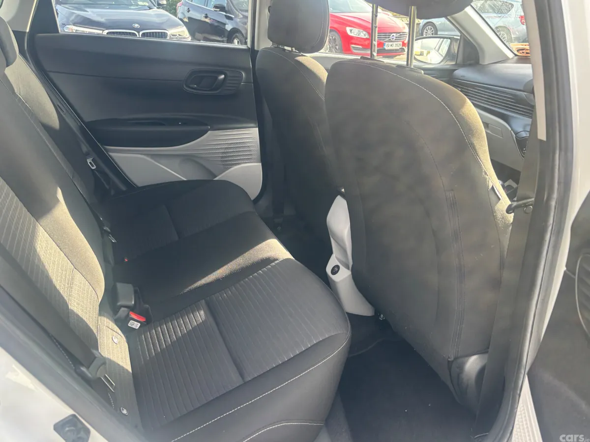 Hyundai i20 Hatchback, Petrol, 2022, White