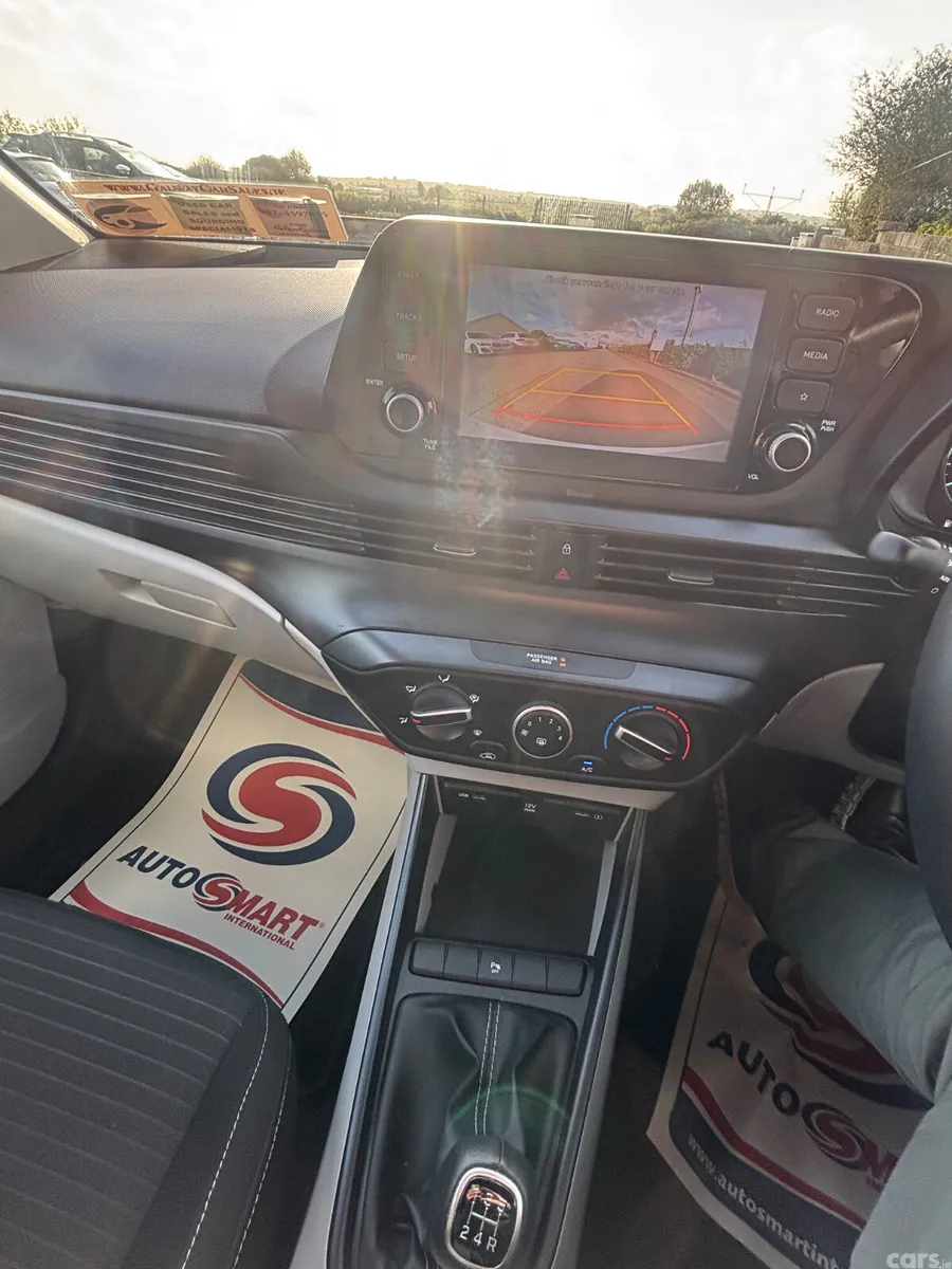Hyundai i20 Hatchback, Petrol, 2022, White