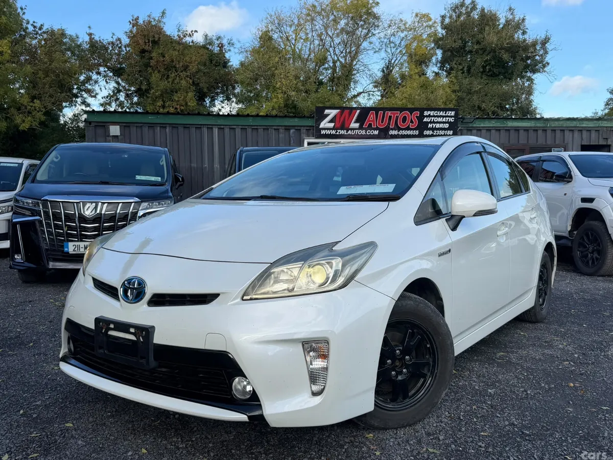 Toyota Prius Hatchback, Petrol Hybrid, 2015, White