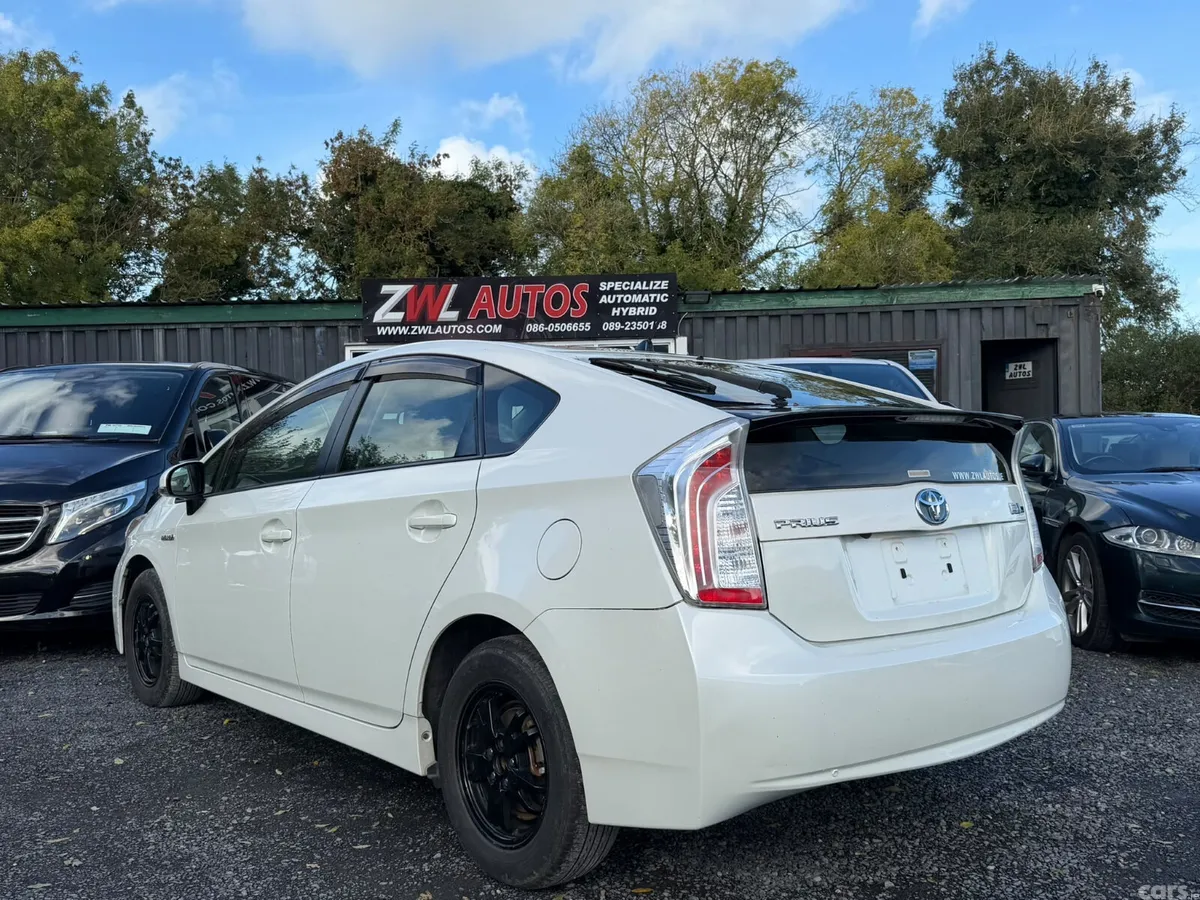 Toyota Prius Hatchback, Petrol Hybrid, 2015, White