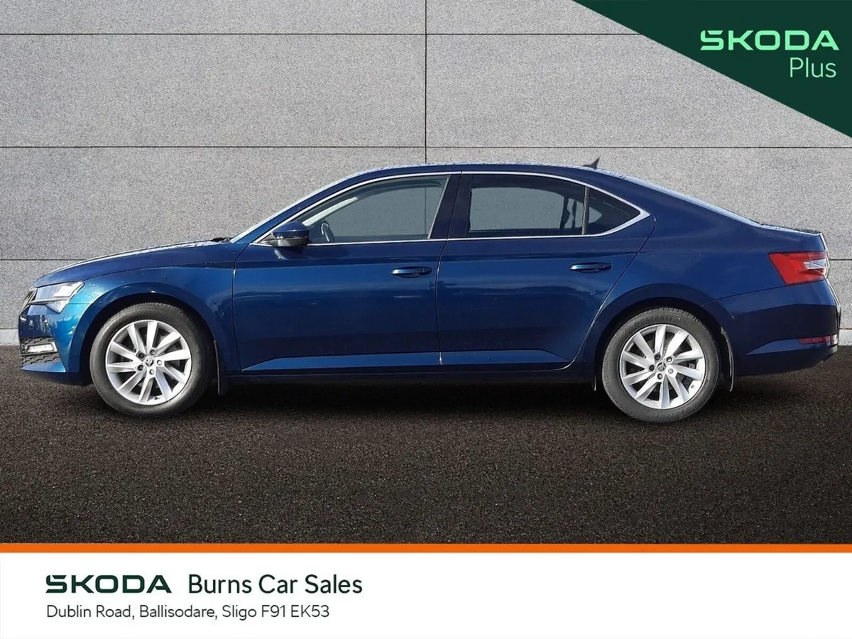 Skoda Superb Saloon, Diesel, 2023, Blue