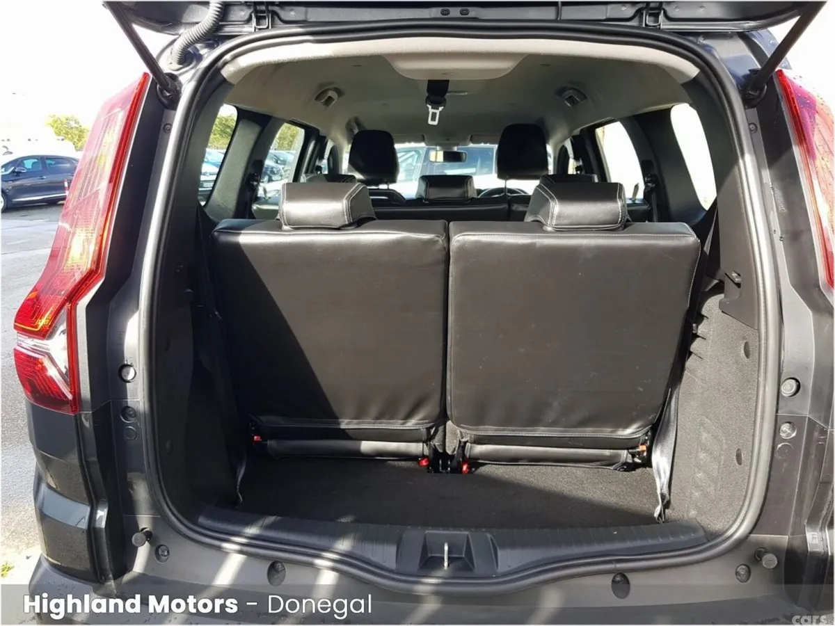 Dacia Jogger MPV, Petrol, 2023, Grey