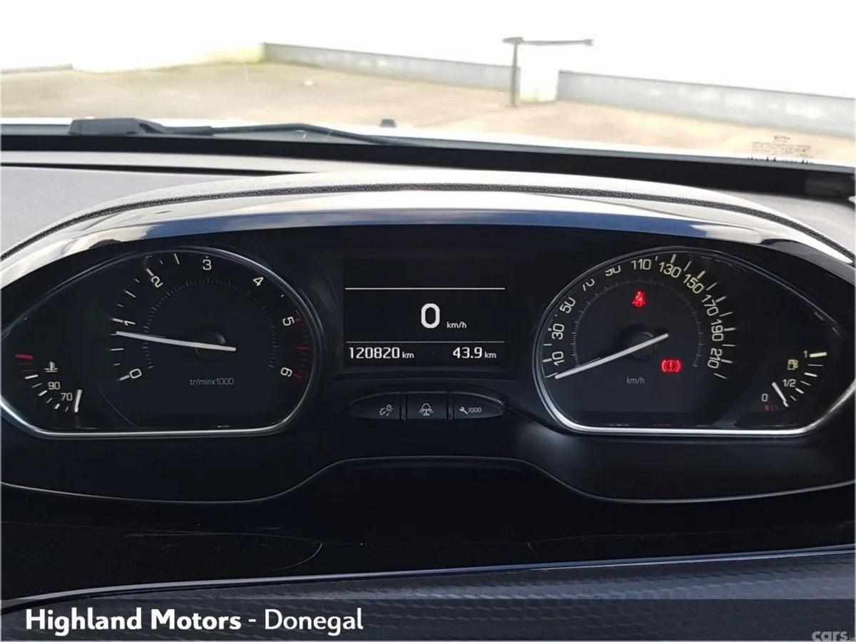 Peugeot 2008 Estate, Diesel, 2020, White