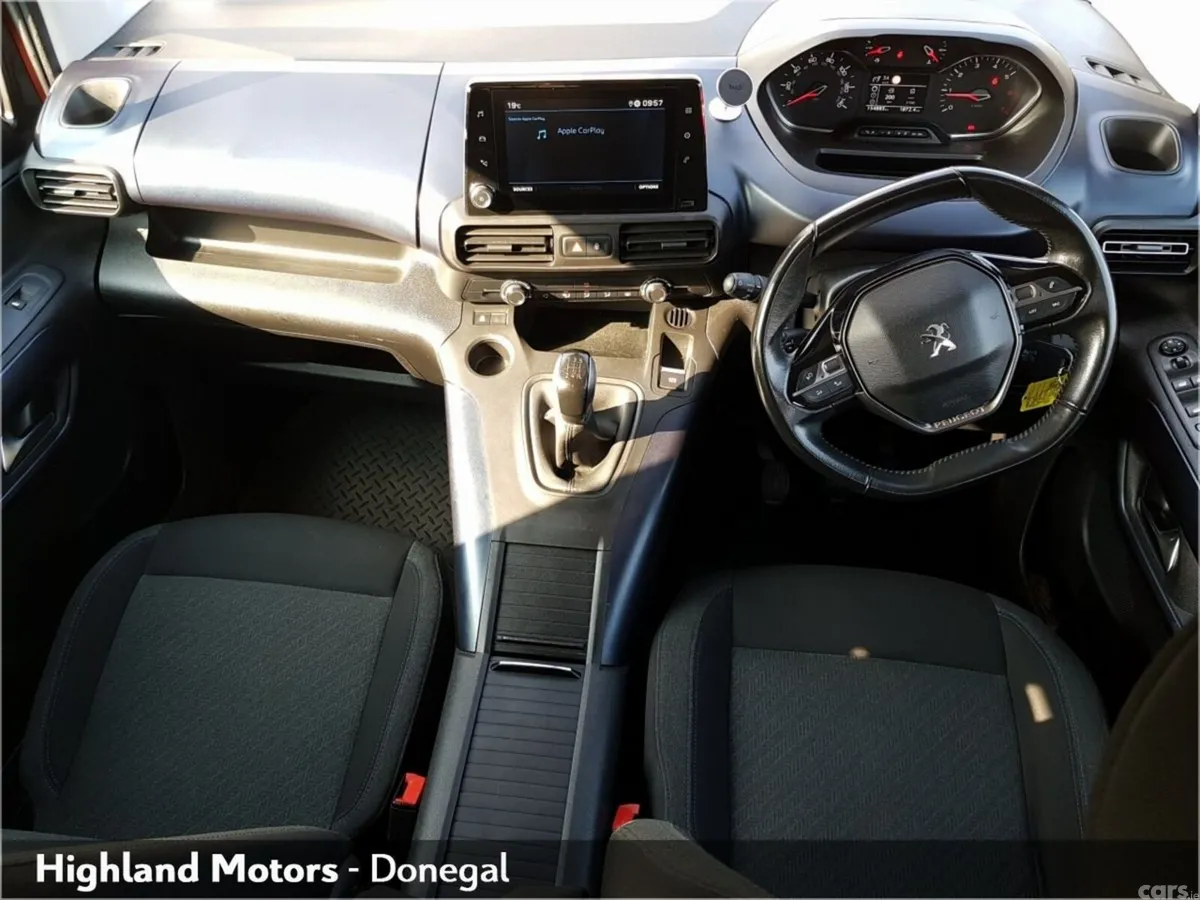 Peugeot Rifter MPV, Diesel, 2019, Gold