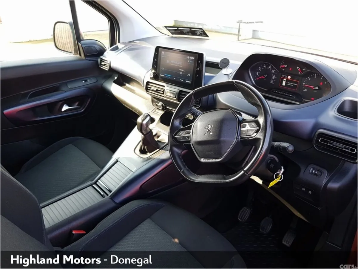 Peugeot Rifter MPV, Diesel, 2019, Gold