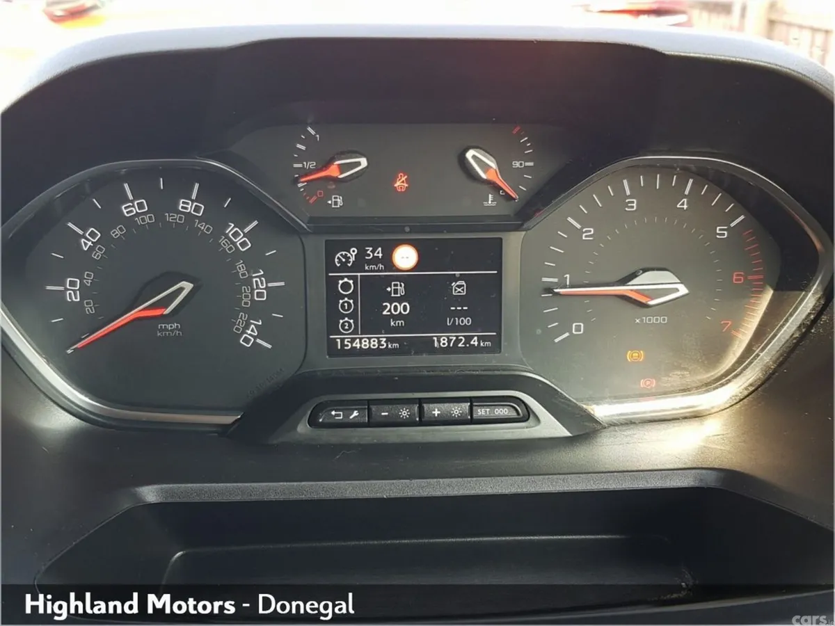 Peugeot Rifter MPV, Diesel, 2019, Gold