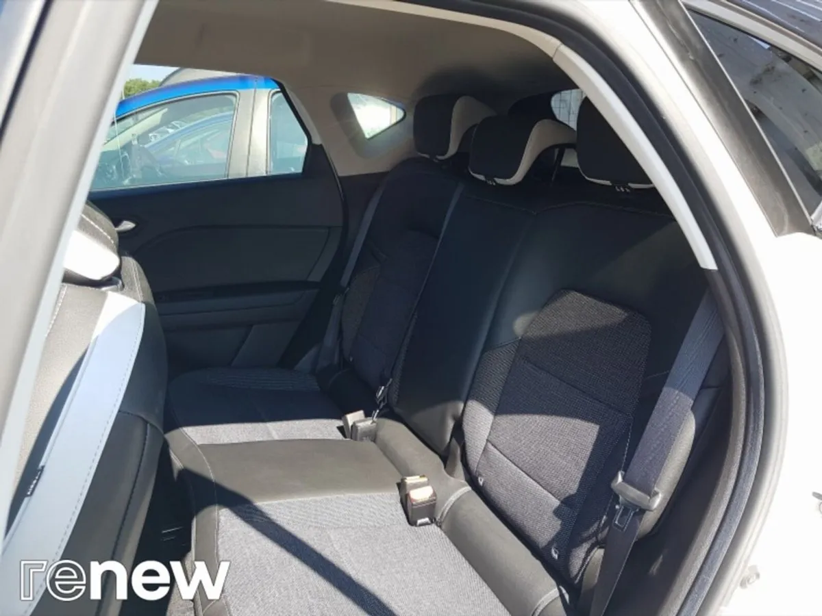 Renault Captur Hatchback, Petrol, 2024, White