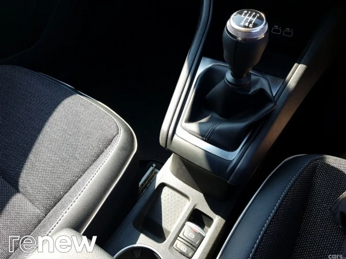 Renault Captur Hatchback, Petrol, 2024, White
