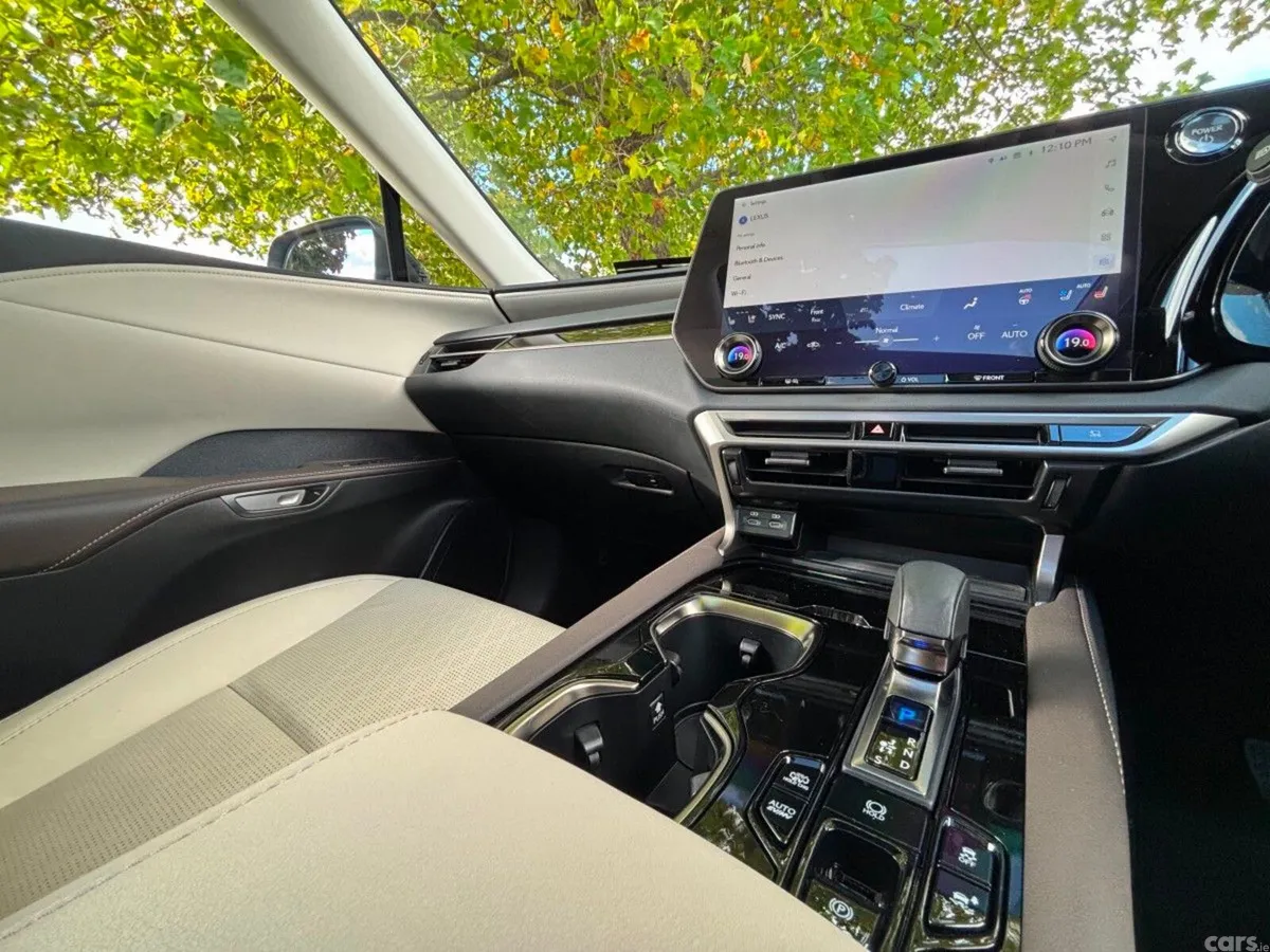 Lexus RX450H+ SUV, Petrol Plug-in Hybrid, 2023, Blue