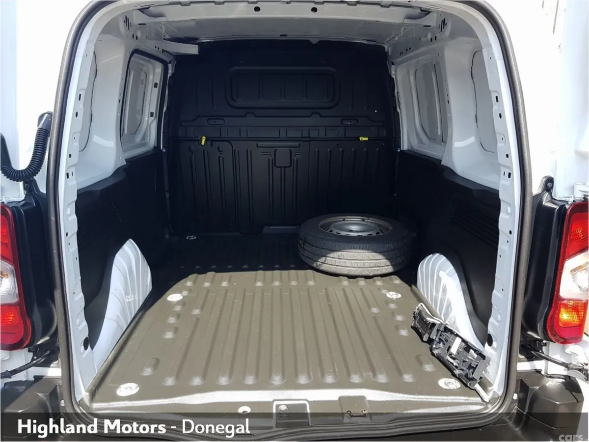 Citroen Berlingo MPV, Diesel, 2023, White