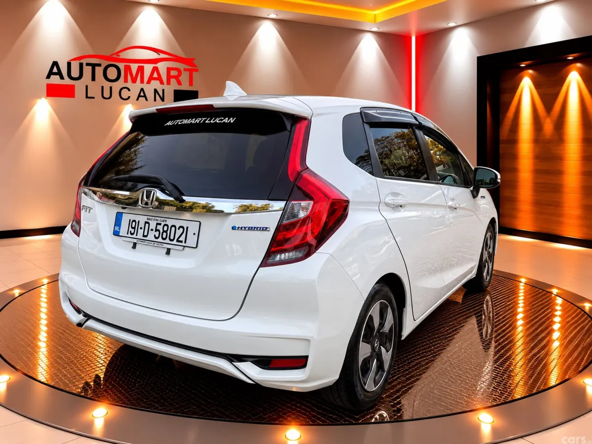 Honda Fit Hatchback, Petrol, 2019, White