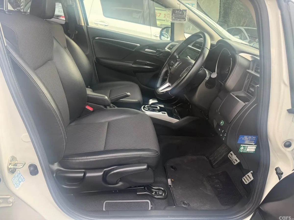 Honda Fit Hatchback, Petrol, 2019, White