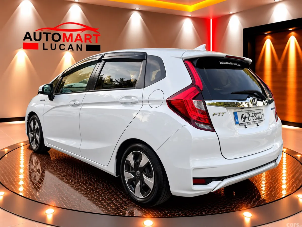 Honda Fit Hatchback, Petrol, 2019, White