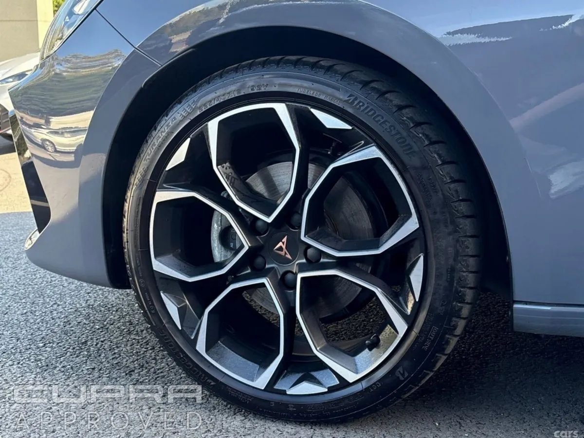 Cupra Leon Hatchback, Petrol, 2026, Grey