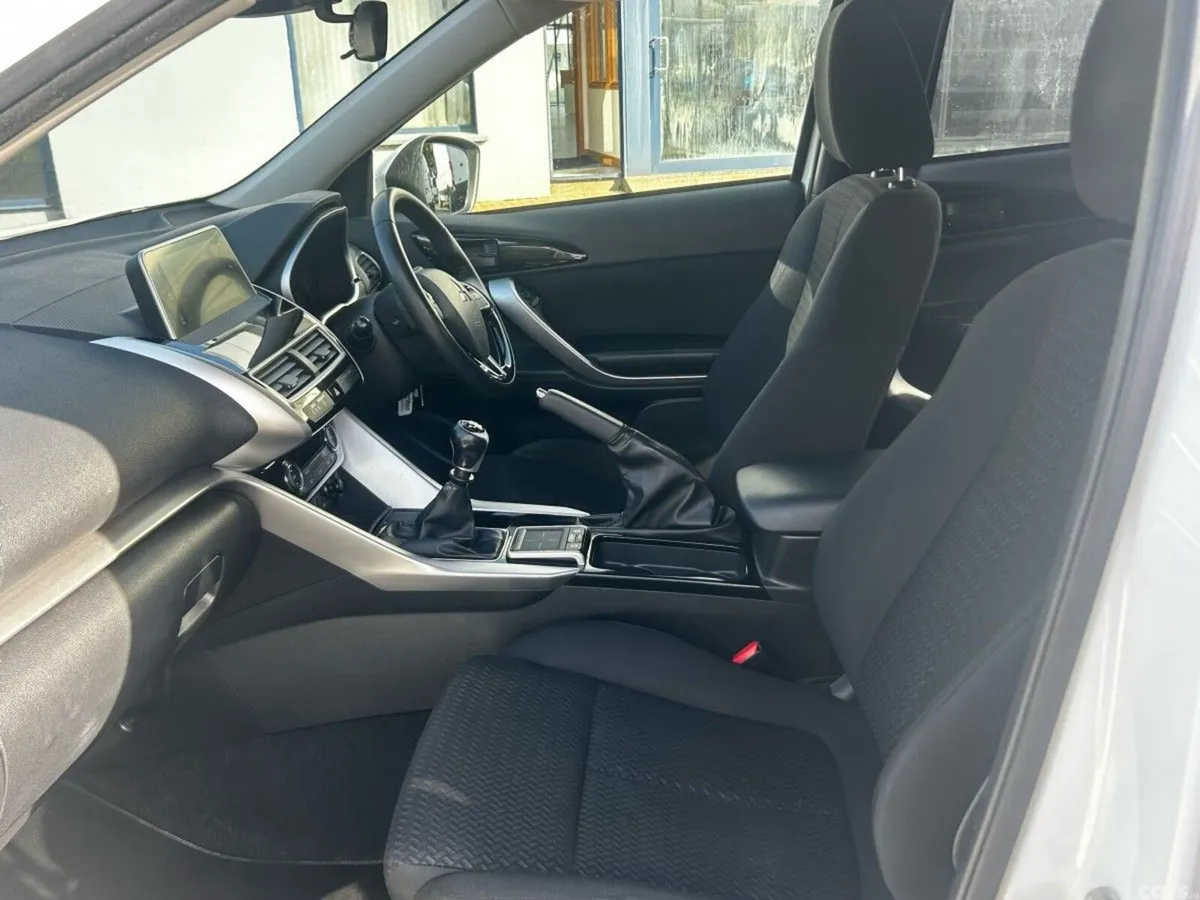 Mitsubishi Eclipse Cross Estate, Petrol, 2019, White