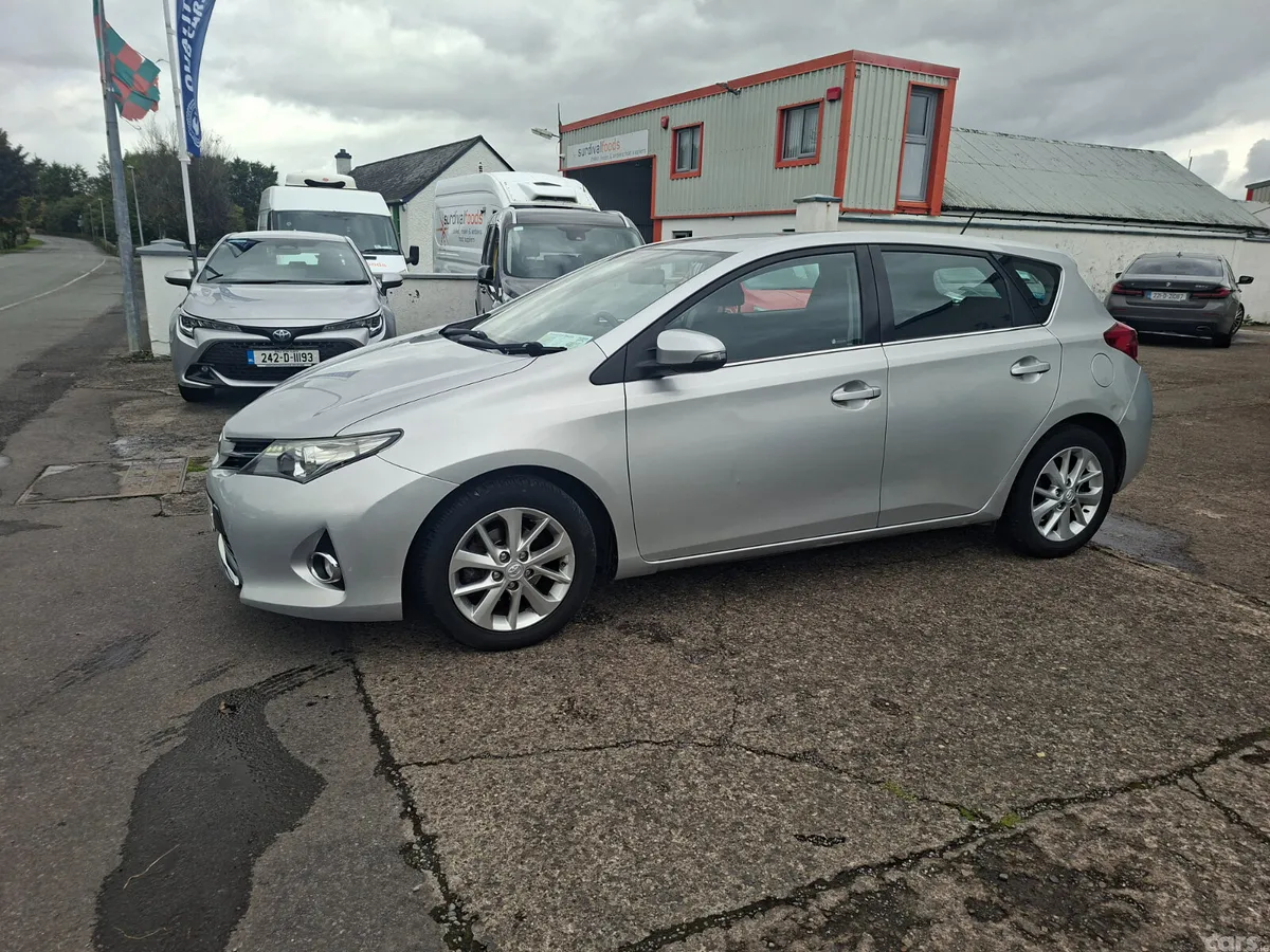 Toyota Auris Hatchback, Diesel, 2014, Silver