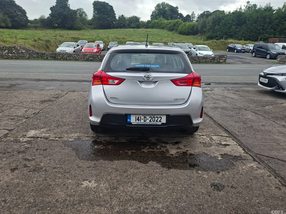 Toyota Auris Hatchback, Diesel, 2014, Silver