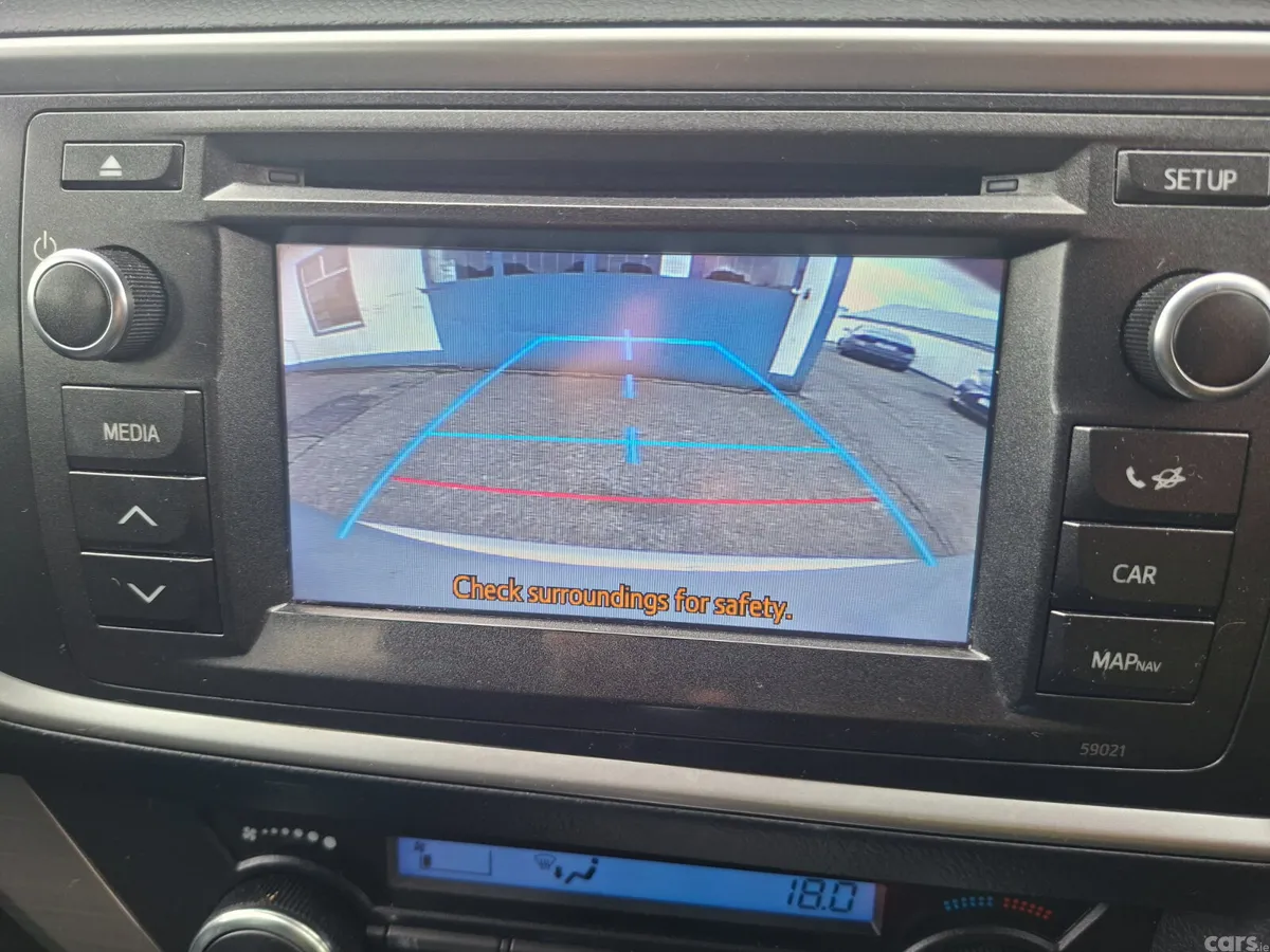 Toyota Auris Hatchback, Diesel, 2014, Silver