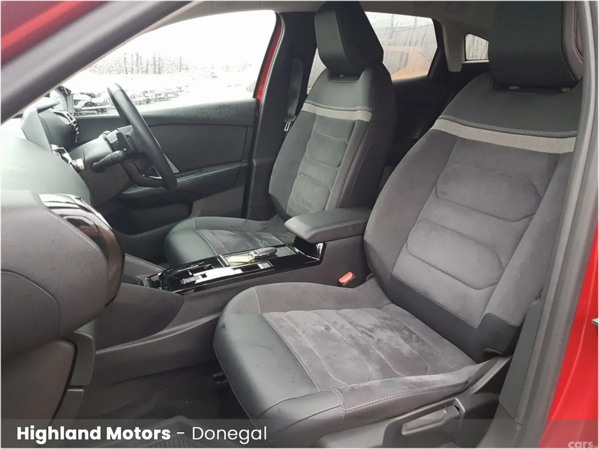 Citroen C4 Hatchback, Diesel, 2024, Red