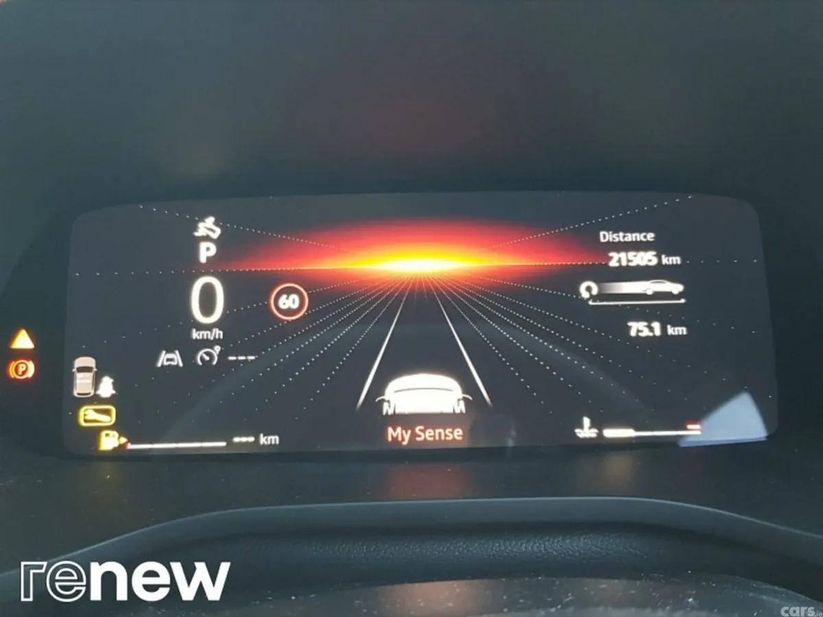 Renault Arkana Hatchback, Petrol, 2025, White