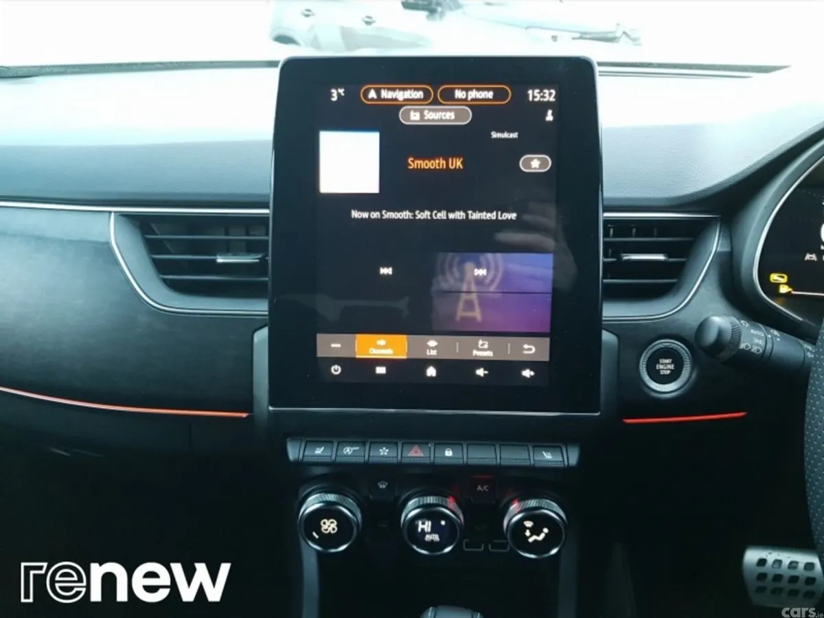 Renault Arkana Hatchback, Petrol, 2025, White