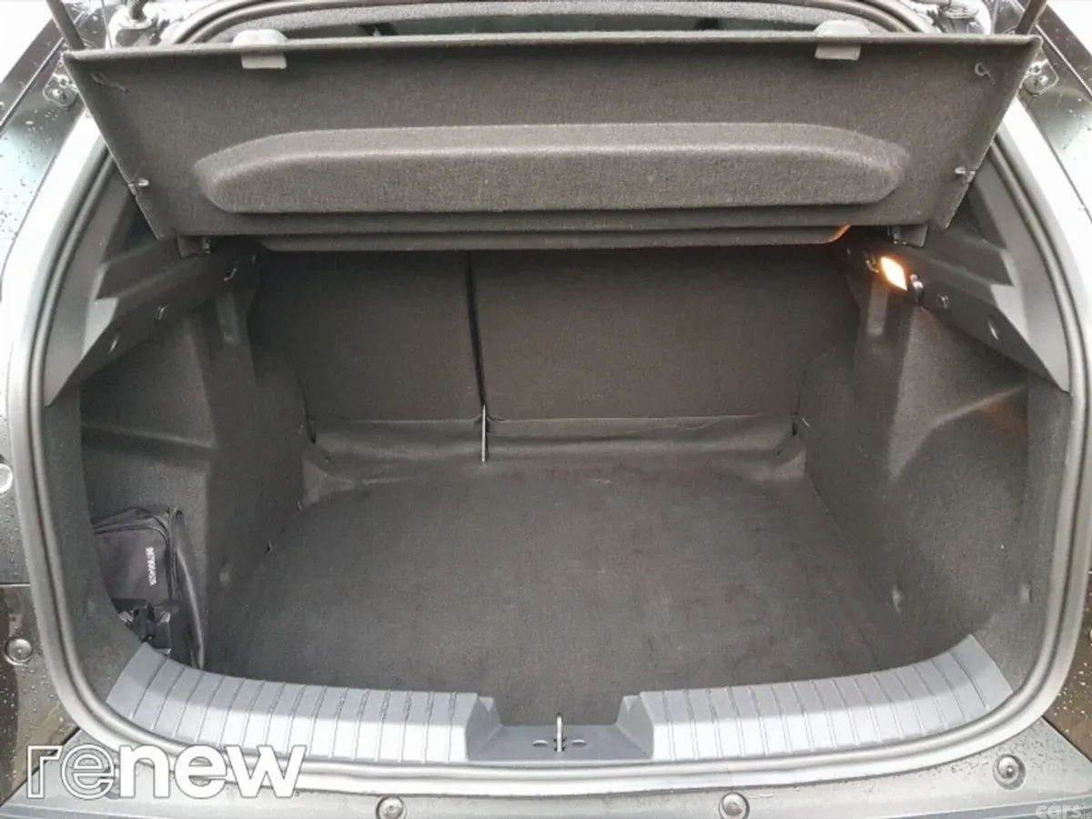 Dacia Duster SUV, Petrol Hybrid, 2025, Black