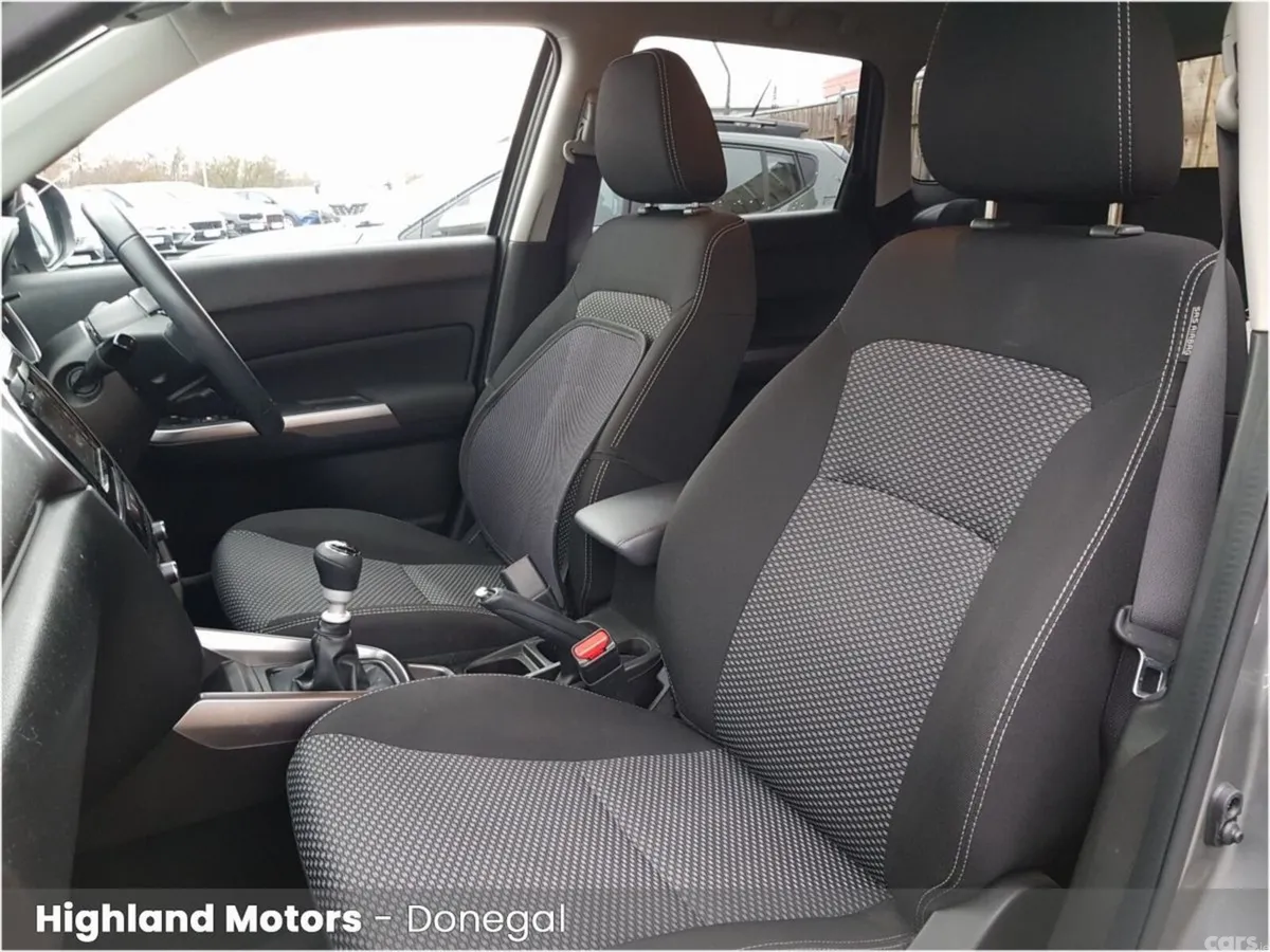 Suzuki Vitara SUV, Petrol, 2023, Grey