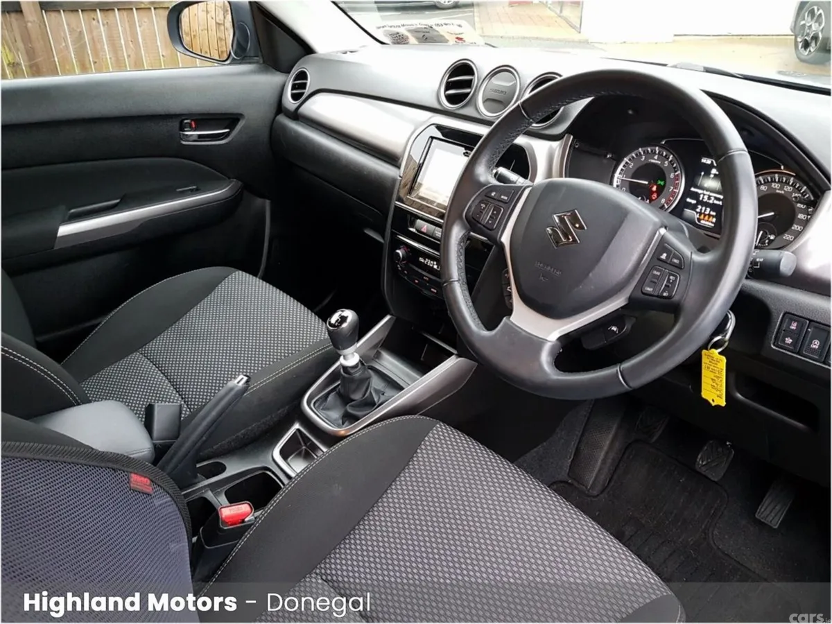 Suzuki Vitara SUV, Petrol, 2023, Grey