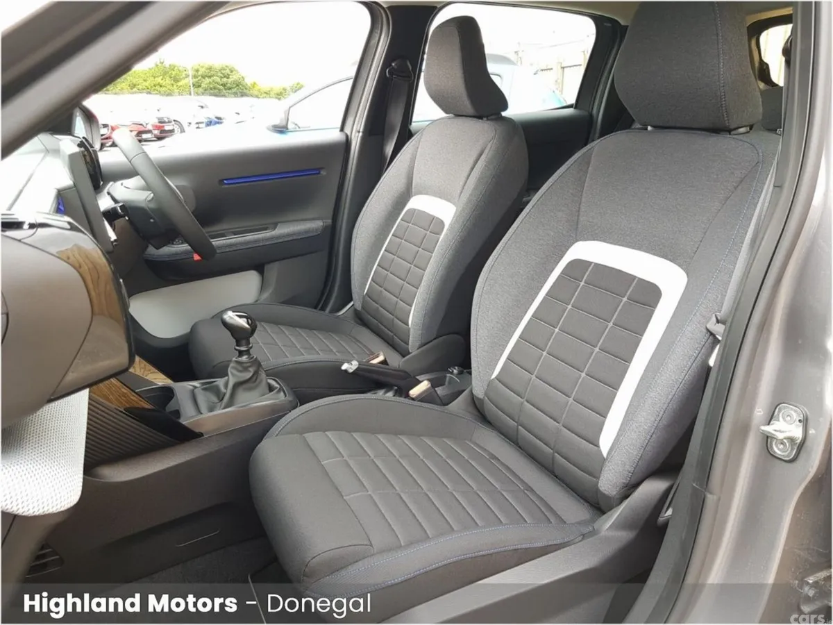 Citroen C3 Hatchback, Petrol, 2026, 