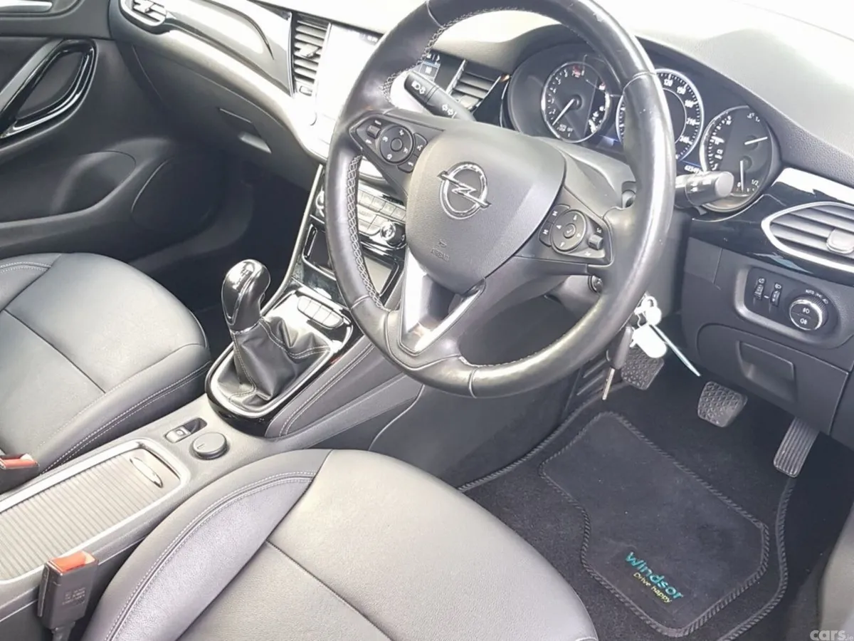 Opel Astra Hatchback, Petrol, 2021, Black