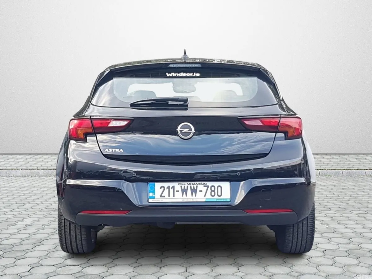 Opel Astra Hatchback, Petrol, 2021, Black