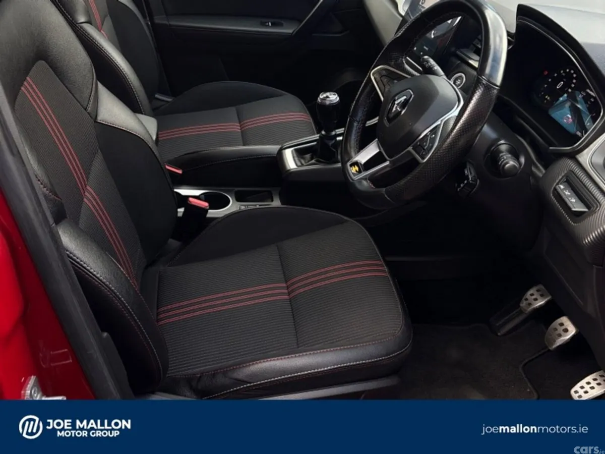Renault Captur Hatchback, Petrol, 2023, Red