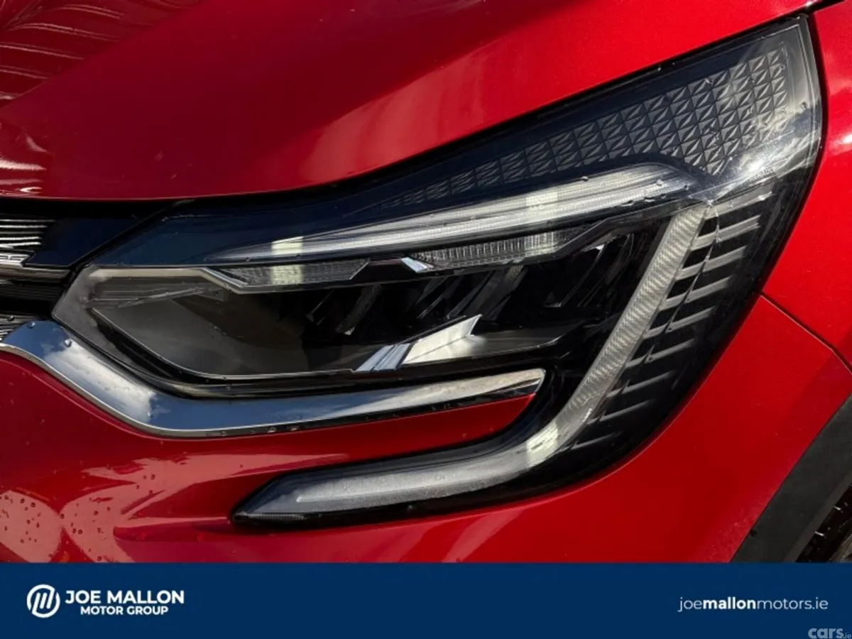 Renault Captur Hatchback, Petrol, 2023, Red