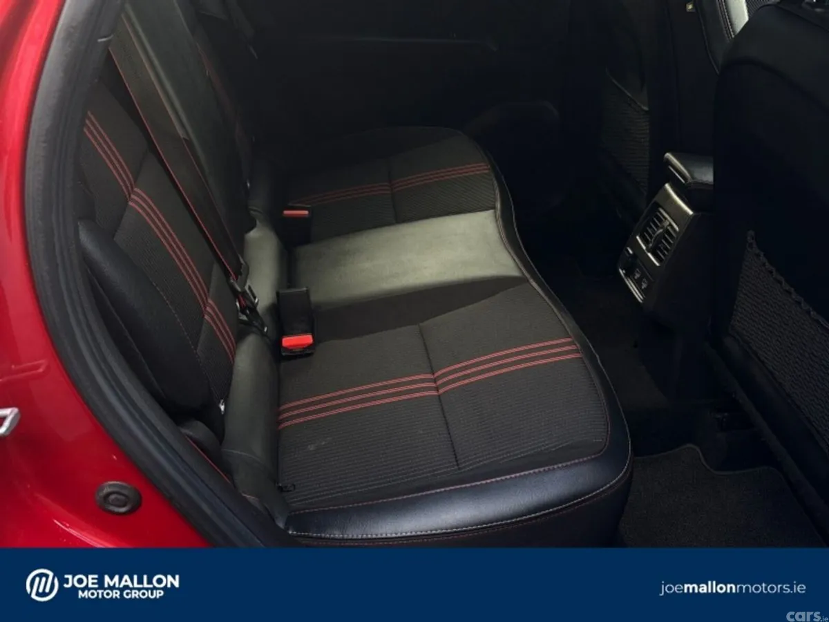 Renault Captur Hatchback, Petrol, 2023, Red