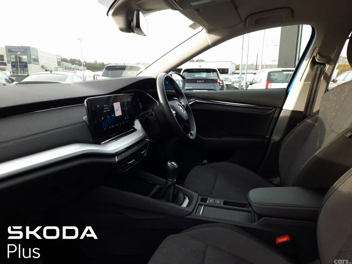 Skoda Octavia Saloon, Diesel, 2024, Blue