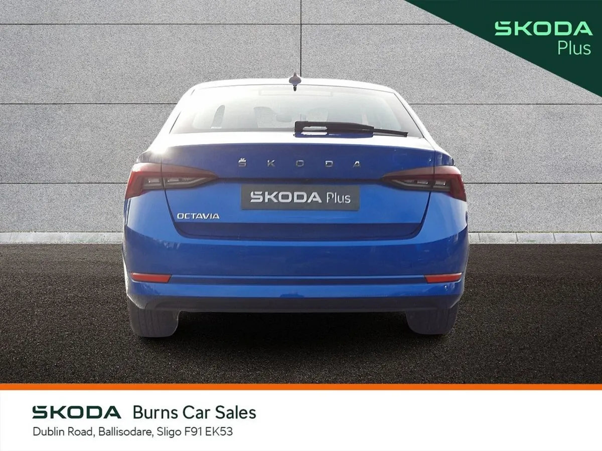 Skoda Octavia Saloon, Diesel, 2024, Blue