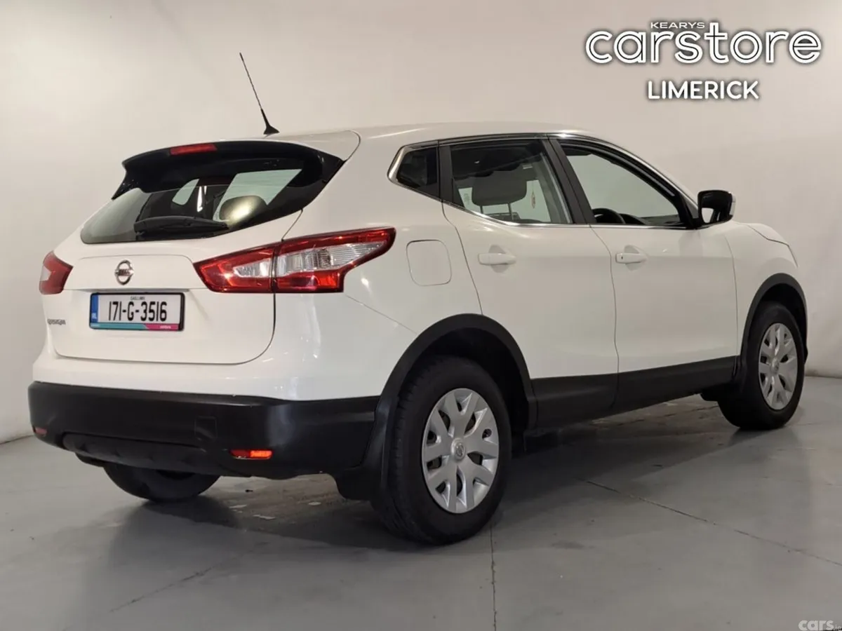 Nissan Qashqai SUV, Petrol, 2017, White