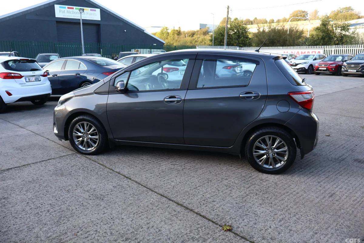 Toyota Yaris MPV, Petrol, 2019, Grey