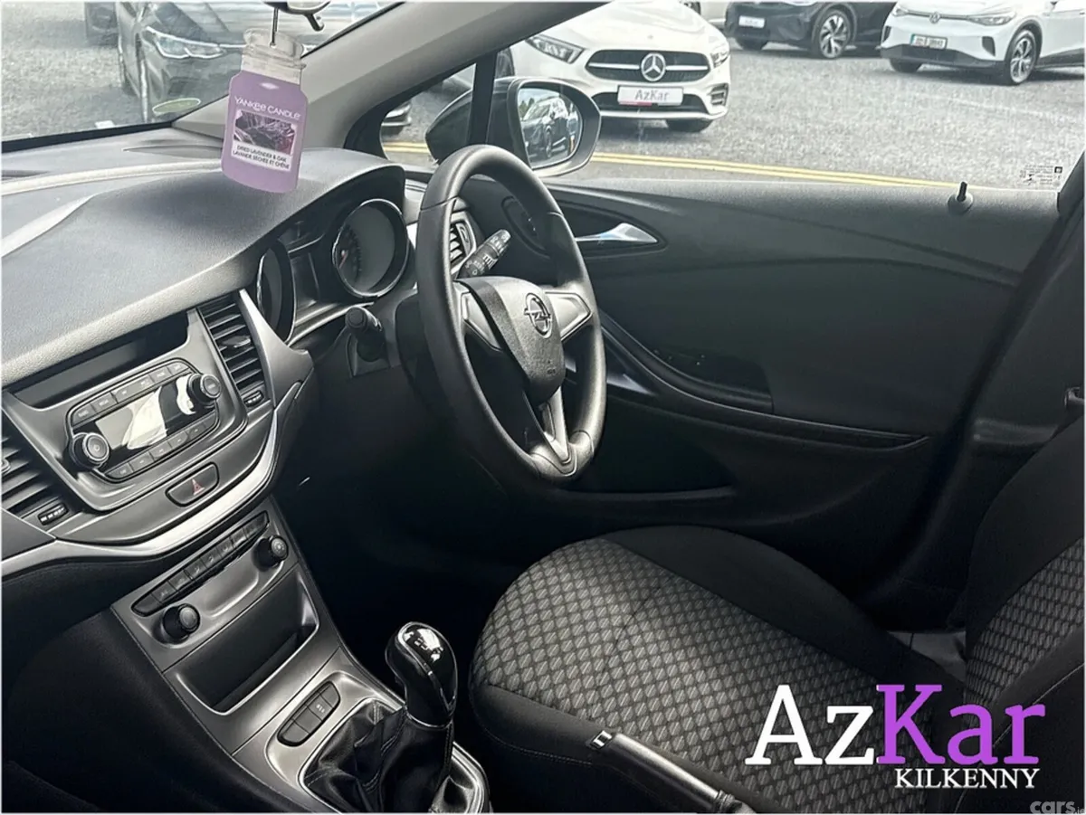 Opel Astra Hatchback, Diesel, 2018, Black