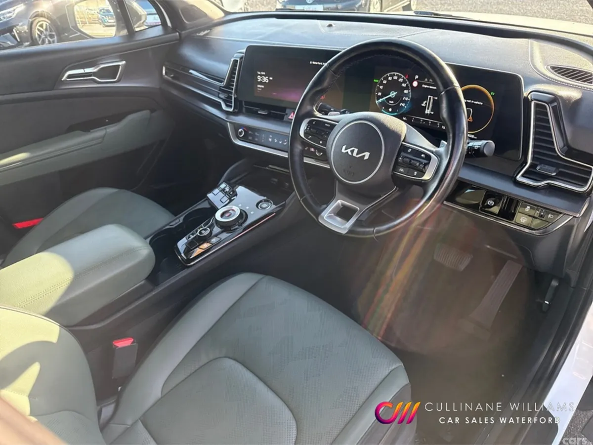 Kia Sportage SUV, Petrol Hybrid, 2024, White