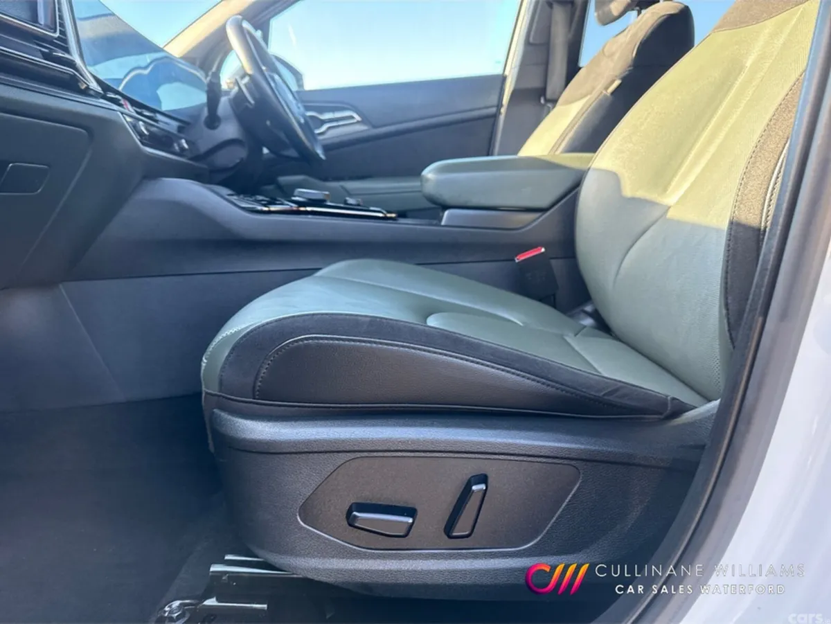 Kia Sportage SUV, Petrol Hybrid, 2024, White