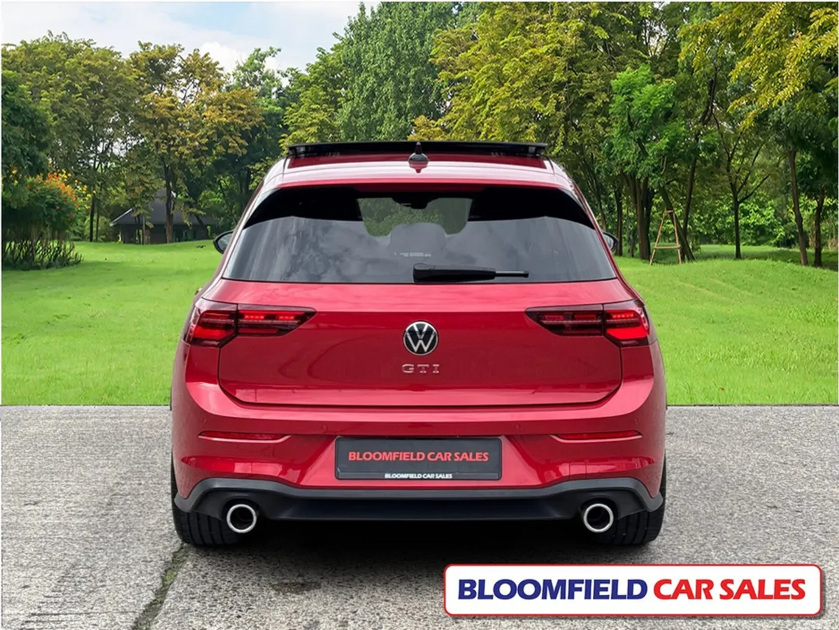 Volkswagen Golf Hatchback, Petrol, 2022, Red