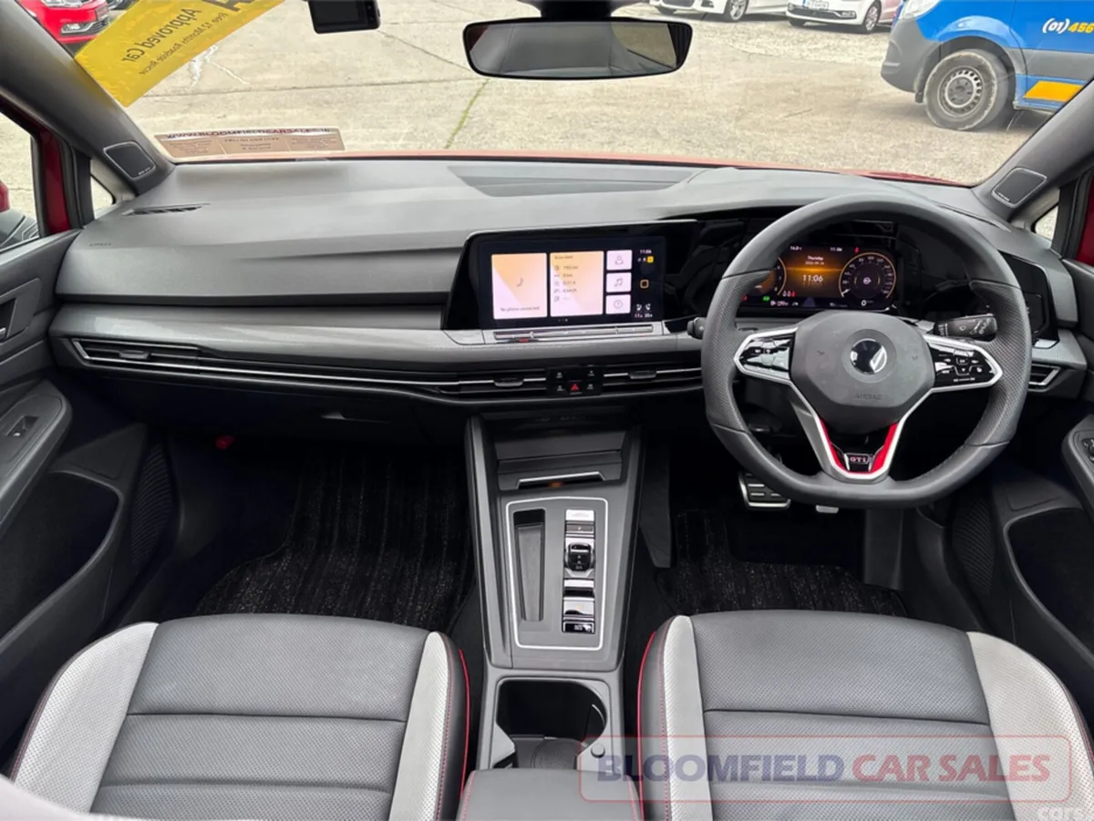 Volkswagen Golf Hatchback, Petrol, 2022, Red