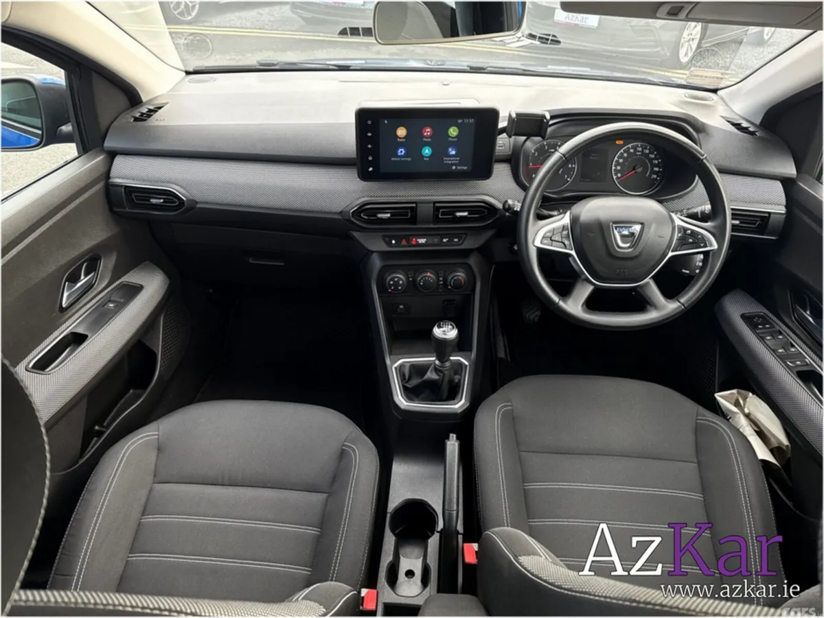 Dacia Sandero Hatchback, Petrol, 2021, Blue