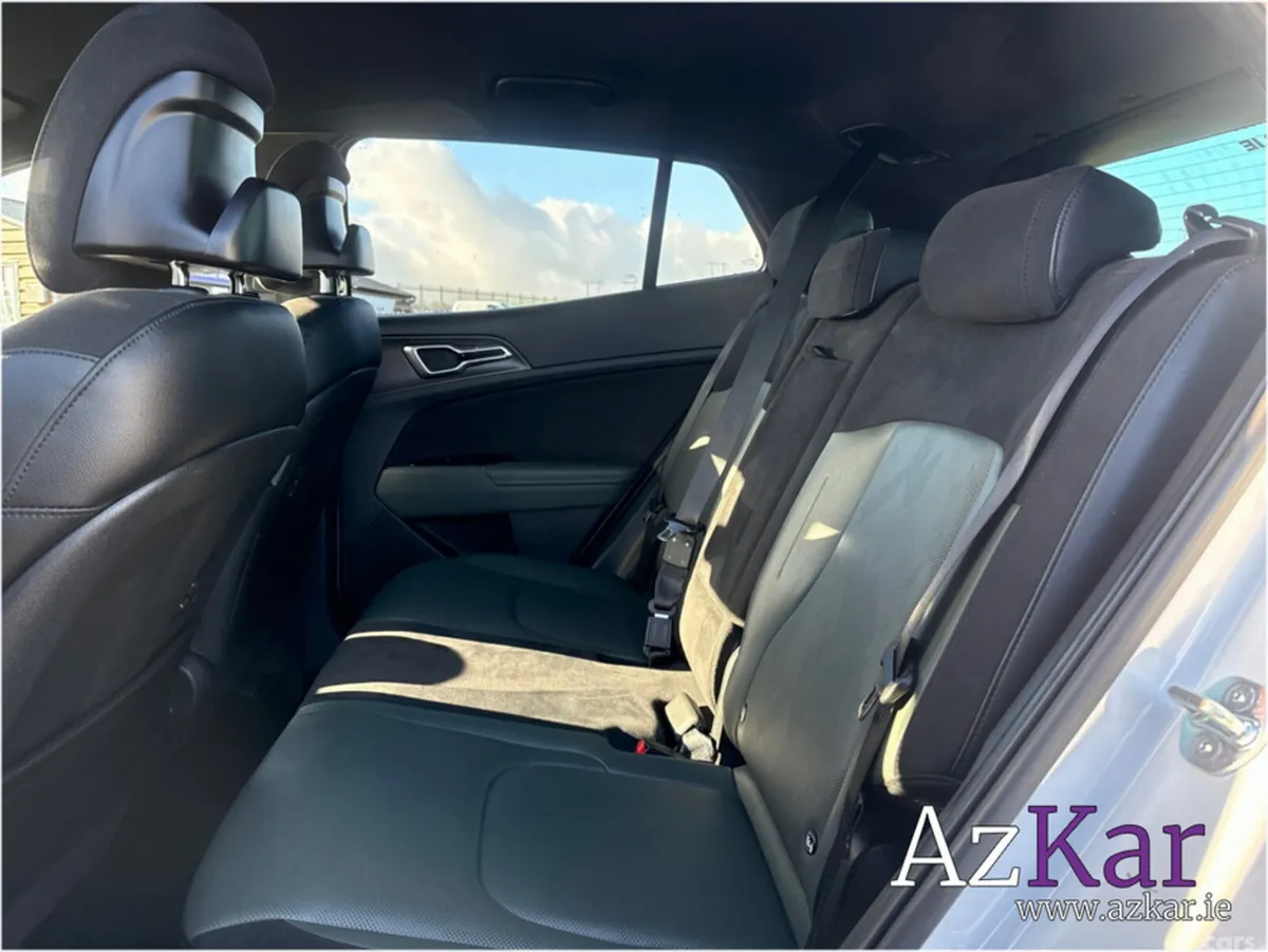 Kia Sportage SUV, Petrol Hybrid, 2024, White