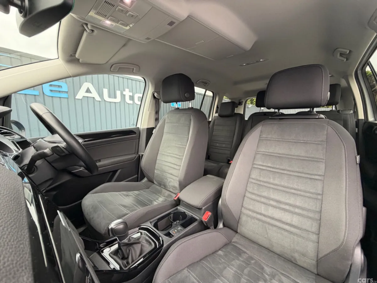 Volkswagen Touran MPV, Diesel, 2019, White