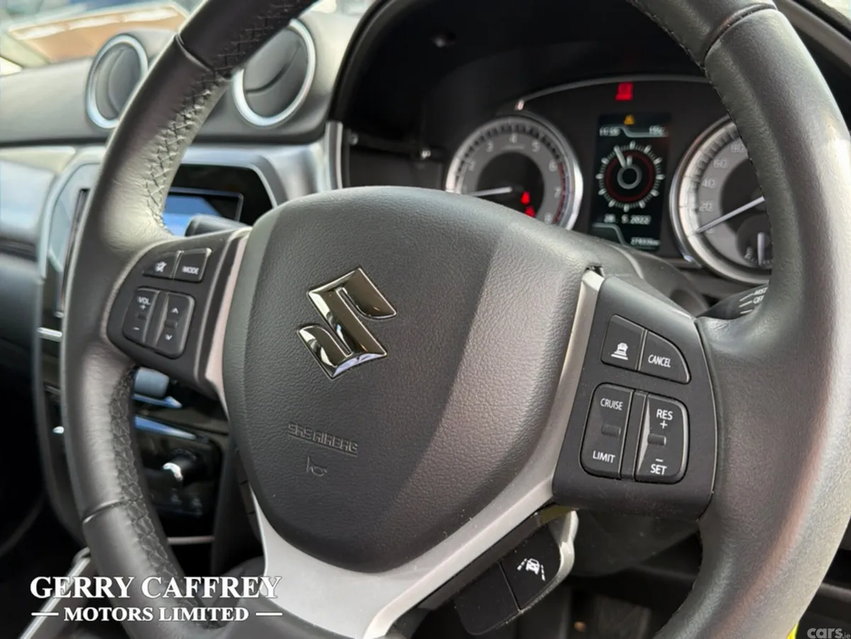 Suzuki Vitara SUV, Petrol, 2023, Beige
