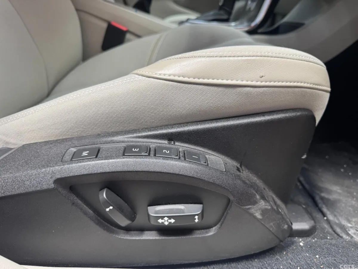 Volvo V40 Estate, Petrol, 2014, Red